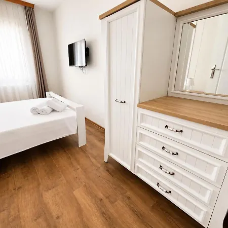 Istanberry - Ladies Premium Terrace كوشاداسيه