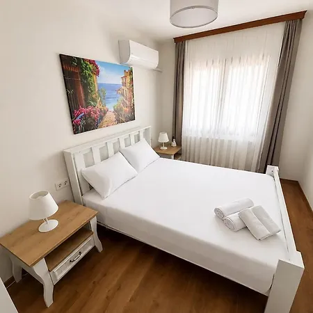 Istanberry - Ladies Premium Terrace كوشاداسيه